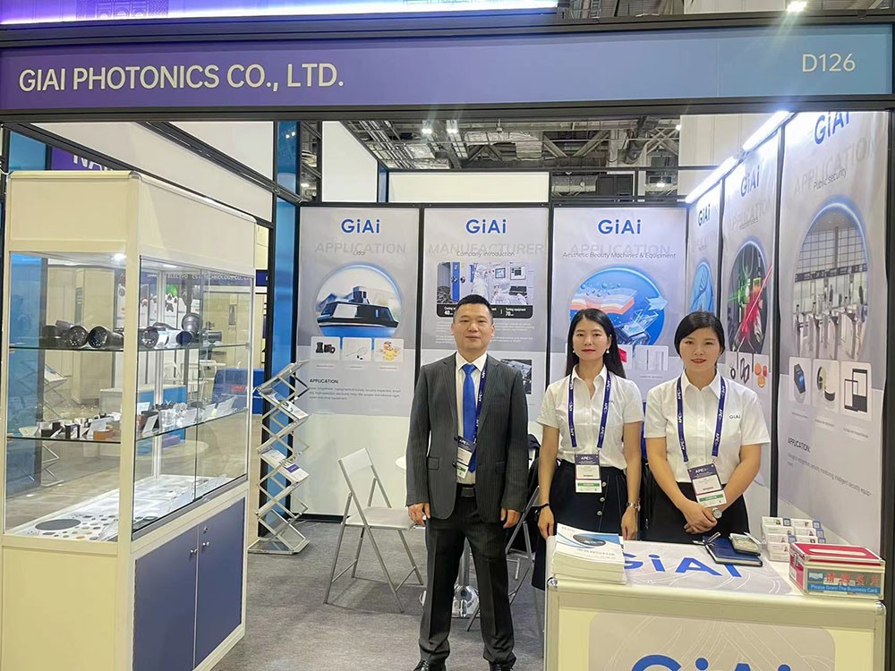 激埃特APE亚洲光博会合照