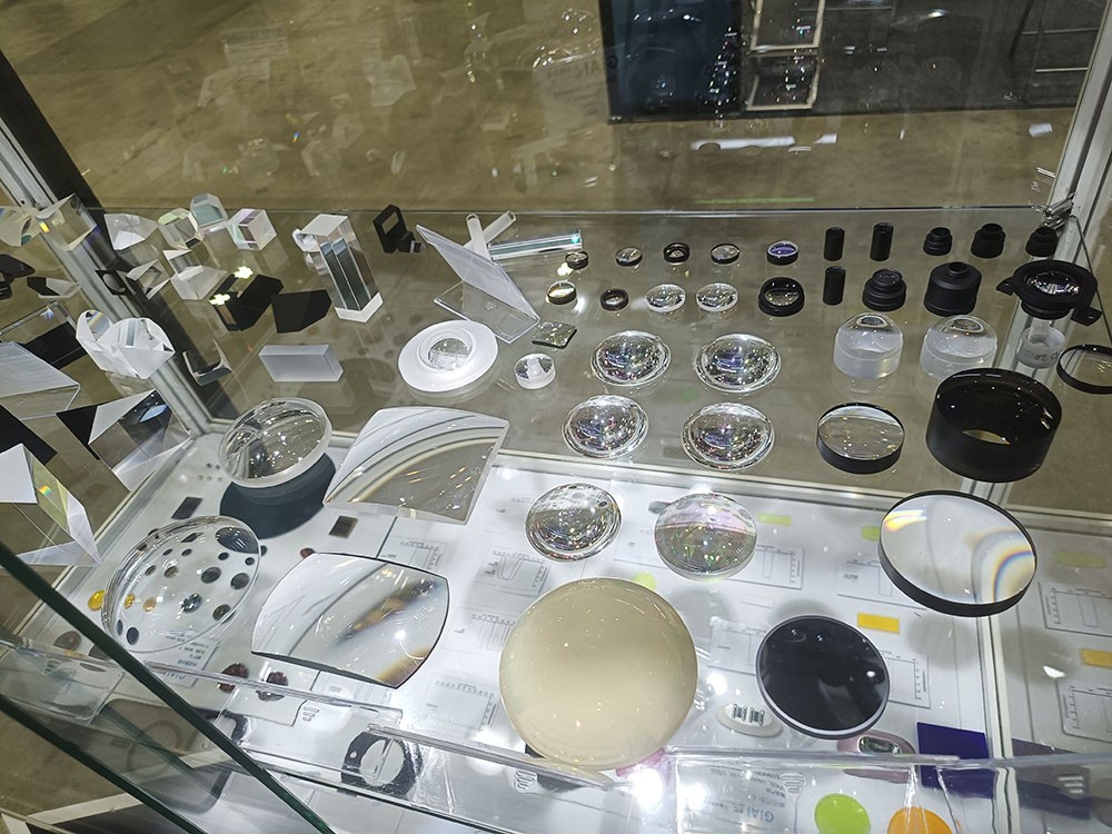 激埃特透镜及非球面展品展示